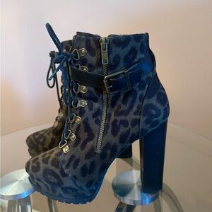 Y2K Shoedazzle Leopard Print Playform Ankle Booties
